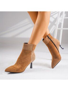 NWT Fashionable Women's Casual Ankle Boots  Color Blocking